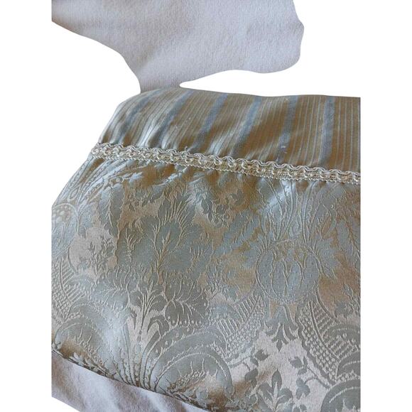 Baroque Satin Throw Blanket 55" x 47" Rope Edging Light BLUE Gold Stripe Elegant - Picture 9 of 14